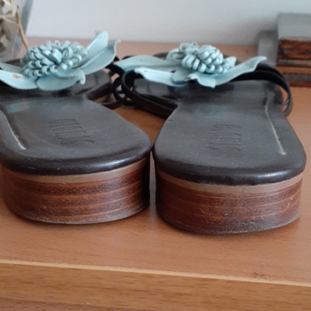 Studio thong flat sandals size 10 - Picture 3 of 7
